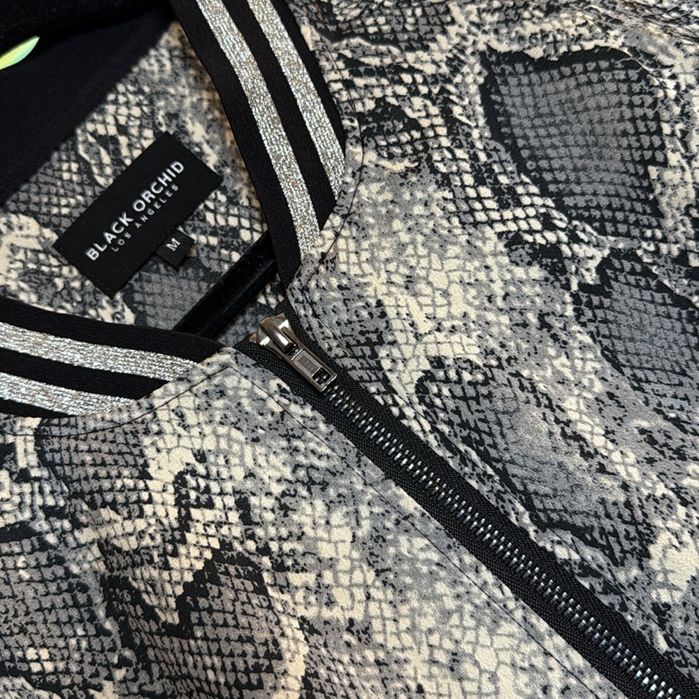 Black Orchid LA Snakeskin Jacket Metallic Cuff - Picture 2 of 3